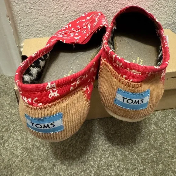 TOMS Red Calculus Canvas Slip-Ons with White Mathematical Pattern Sz 5.5 - Picture 6 of 6